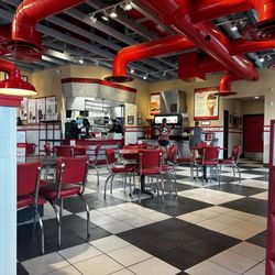 Freddy's Frozen Custard & Steakburgers - Inside