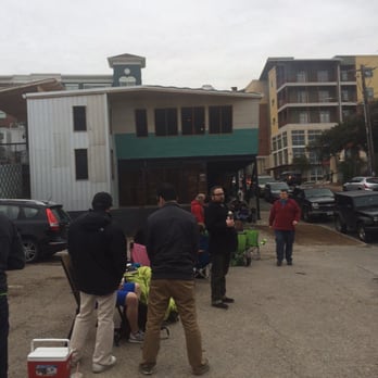 Franklin Barbecue - the line in front of me - Barbeque Near Me - Austin, Texas