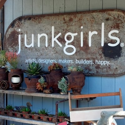Junkgirls by null