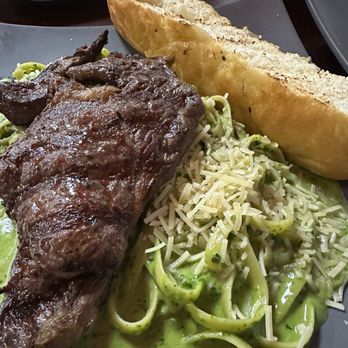 El Aji Peruano - Tallarines verde with ribeye steak - Peruvian Near Me - Banning, California El Aji Peruano - Tallarines verde with ribeye steak - Peruvian Near Me - Banning, California