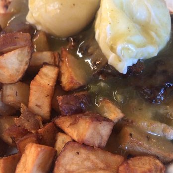 The Pinon Cafe - Huevos Benedictos with country potatoes - Cafes Near Me - Payson, Arizona