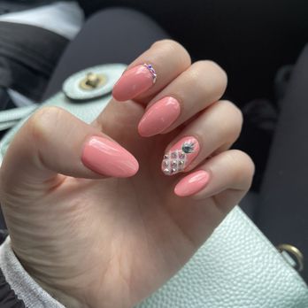 Diamond Nails & Spa - Nails by Tran - Nail Salons Near Me - Auburn, Washington Diamond Nails & Spa - Nails by Tran - Nail Salons Near Me - Auburn, Washington
