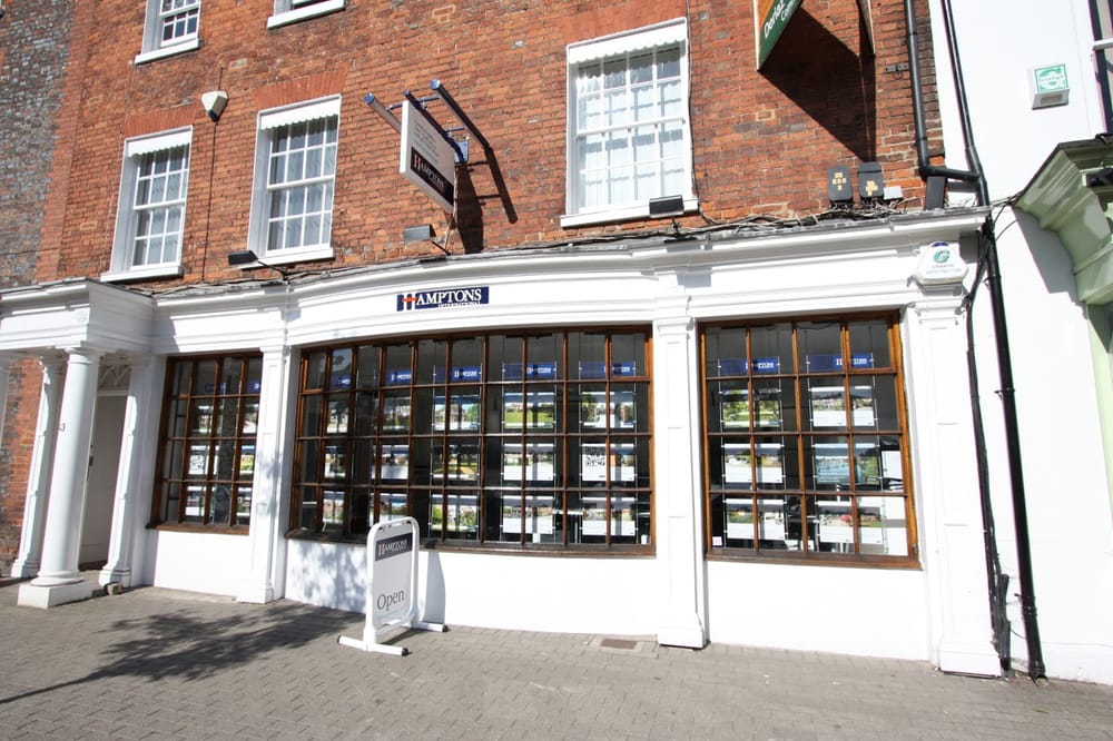 HAMPTONS INTERNATIONAL SALES Updated July 2024 43 High Street