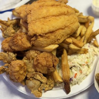 The Clam Box - Fried seafood with fries - Seafood Near Me - Quincy, Massachusetts The Clam Box - Fried seafood with fries - Seafood Near Me - Quincy, Massachusetts