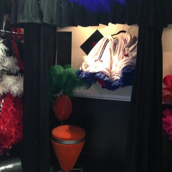 Show Off - Changing rooms - Costumes Near Me - Las Vegas, Nevada Show Off - Changing rooms - Costumes Near Me - Las Vegas, Nevada