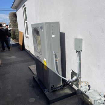 CaliTek Mechanical - Installing a 5 tone slim condenser. - Heating & Air Conditioning/HVAC Near Me CaliTek Mechanical - Installing a 5 tone slim condenser. - Heating & Air Conditioning/HVAC Near Me