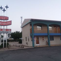 La Hacienda Inn