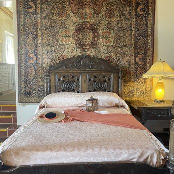 Hearst Castle - Guest bedroom in the front house - Tours Near Me - San Simeon, California Hearst Castle - Guest bedroom in the front house - Tours Near Me - San Simeon, California