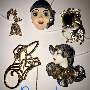 Streetsboro Antiques Mini Mall - Vintage costume jewelry - Antiques Near Me - Streetsboro, Ohio Streetsboro Antiques Mini Mall - Vintage costume jewelry - Antiques Near Me - Streetsboro, Ohio
