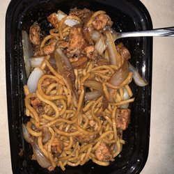Hibachi Grill express - Chicken noodles add onions