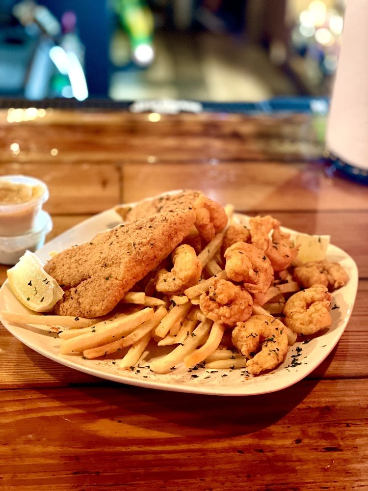 WHISKEY BAR AND GRILL Updated August 2024 1535 Veterans Memorial