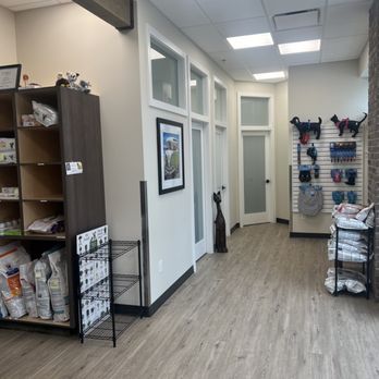 Clayburn Pet Hospital - Cat waiting area and exam rooms. - Veterinarians Near Me - Abbotsford, British Columbia Clayburn Pet Hospital - Cat waiting area and exam rooms. - Veterinarians Near Me - Abbotsford, British Columbia
