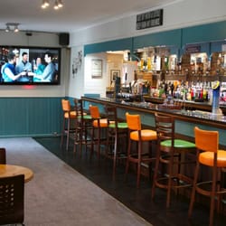 The Hampton Pub - Multi screen sports bar