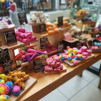 Lush Fresh Handmade Cosmetics - The non packaged product area! - Cosmetics & Beauty Supply Near Me - Sacramento, California Lush Fresh Handmade Cosmetics - The non packaged product area! - Cosmetics & Beauty Supply Near Me - Sacramento, California