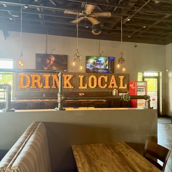 Saddle Mountain Brewing Company - Bars Near Me - Goodyear, Arizona
