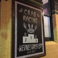 Courthouse Hotel - Crab racing on Wednesday nights