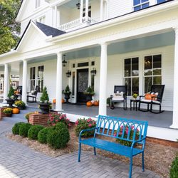 Belmont Capital Advisors - 123 N Main st front porch / Main entrance