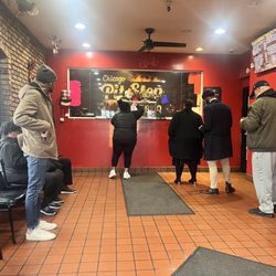Chicago Pit Stop BBQ - Interior