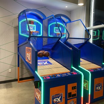 Drive Shack - Indoor basketball - Golf Near Me - West Palm Beach, Florida
