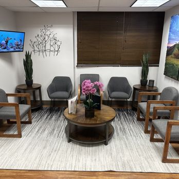 Two Trees Optometry - Waiting Room - Optometrists Near Me - Ventura, California Two Trees Optometry - Waiting Room - Optometrists Near Me - Ventura, California