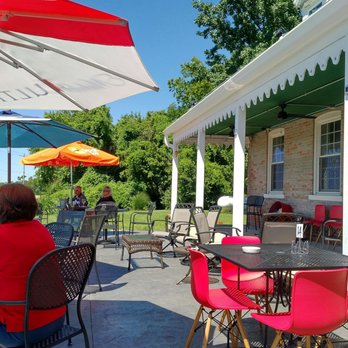Sunset Overlook - Pubs Near Me - Columbia, Illinois