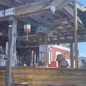Lenny's Indian Head Inn - Boat bar - Seafood Near Me - Branford, Connecticut Lenny's Indian Head Inn - Boat bar - Seafood Near Me - Branford, Connecticut