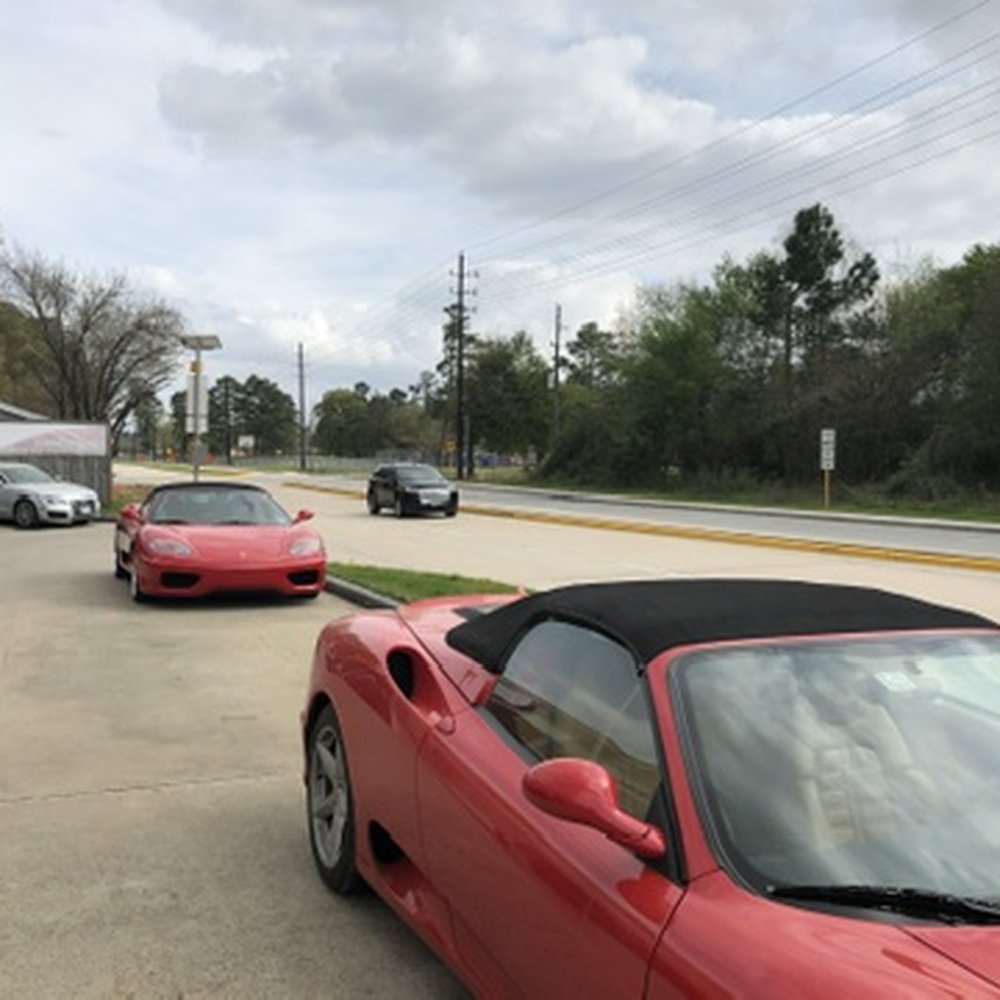 Easy to find. Check out these Ferraris! Easy to find. Check out these Ferraris!