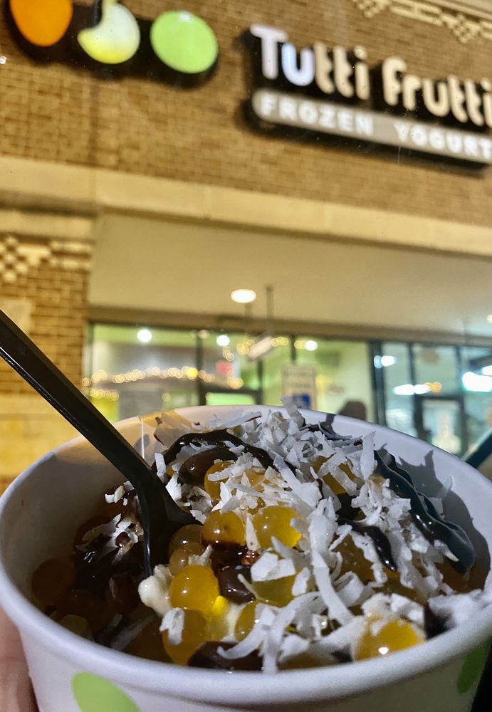 TUTTI FRUTTI FROZEN YOGURT & ICE CREAM Updated October 2024 46