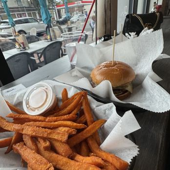 BGR Burgers Grilled Right - Southwestern Bison Chipotle - Burgers Near Me - South Orange, New Jersey