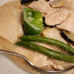 Ya Yuan - Green Curry Chicken