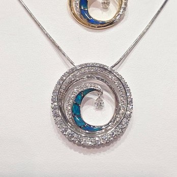 Na Hoku - Ocean wave jewelry from Na Hoku on display - Jewelry Near Me - Tigard, Oregon Na Hoku - Ocean wave jewelry from Na Hoku on display - Jewelry Near Me - Tigard, Oregon