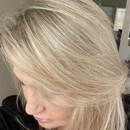 Beautiful job on my hair. Blonde blonde blonde! Beautiful job on my hair. Blonde blonde blonde!