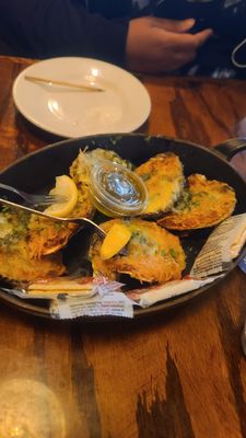 Six Feet Under Pub & Fish House - Grant Park by null