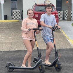 Beach Bum Essentials - E scooters SGI