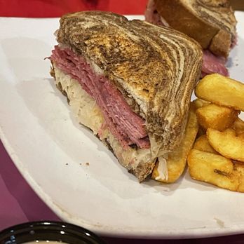 O'Brien's Irish Pub & Grill - Ruben sandwich - Irish Pub Near Me - Brandon, Florida