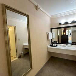 14 West - Vanity