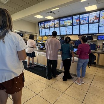Culver's - Waiting to order - Burgers Near Me - Schaumburg, Illinois