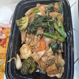 C02. Pad See-Ew Noodle C02. Pad See-Ew Noodle