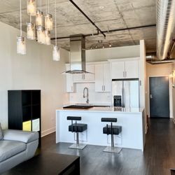 Keyrenter Property Management Chicago Metro - Kitchen of condo we manage