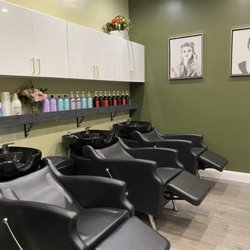 Lux Image Salon - Shampoo area