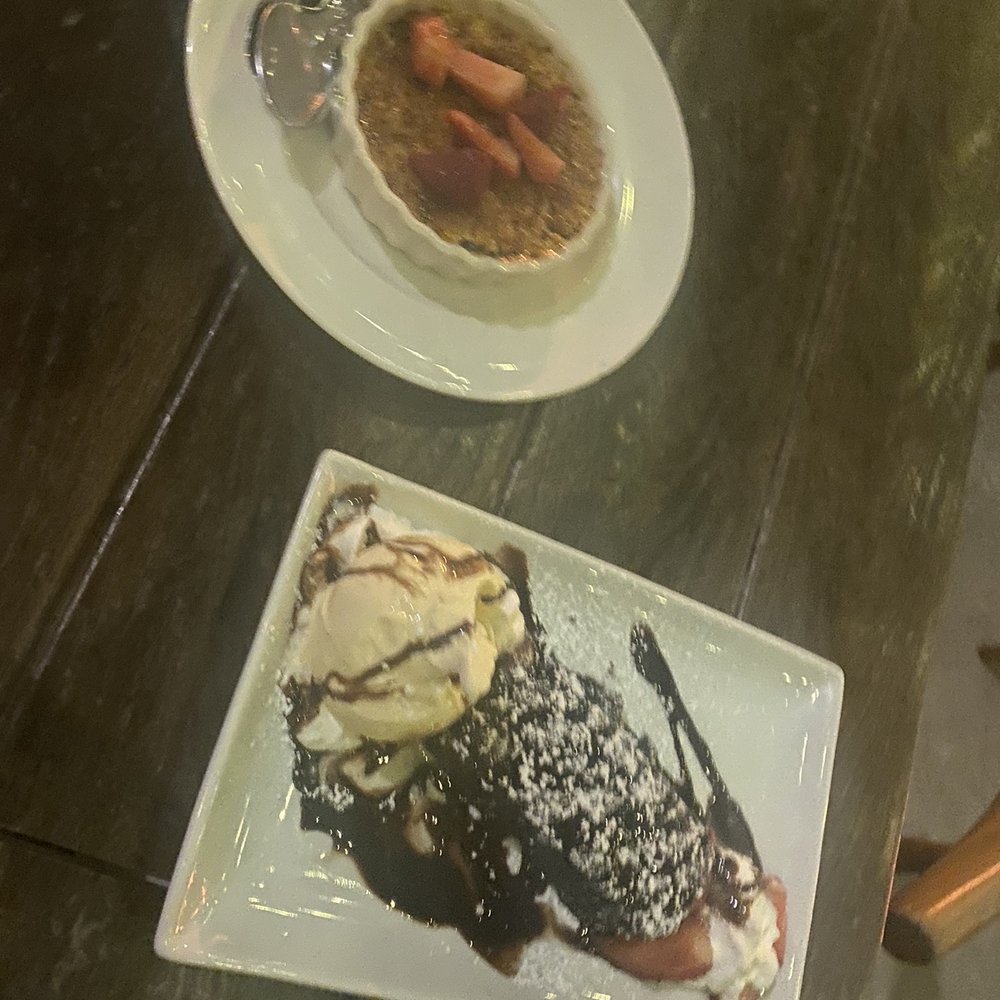 Salt Factory Pub - Creme brûlée and chocolate fudge brownie - Gastropubs Near Me - Alpharetta, Georgia Salt Factory Pub - Creme brûlée and chocolate fudge brownie - Gastropubs Near Me - Alpharetta, Georgia