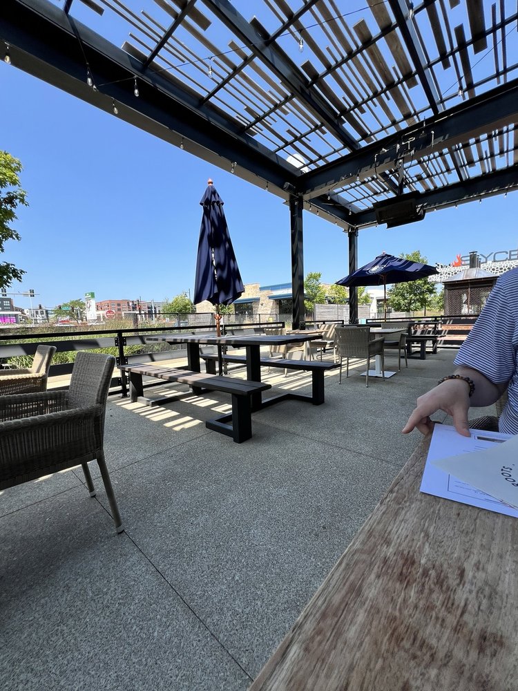 TANGLED ROOTS CRAFT BEER & KITCHEN Updated August 2024 36 Photos