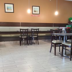 Fine Taste Hakka Chinese Restaurant - Dining room