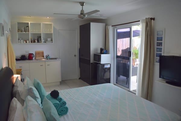 South Pacific BnB Clifton Beach, Cairns Queensland by null