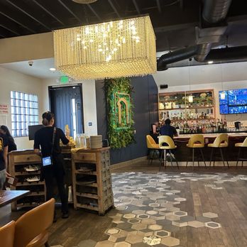 Kin Long Beach - Bar area - Thai Near Me - Long Beach, California