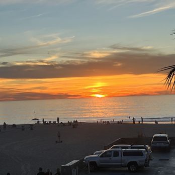 Hennessey's Tavern - sunset.. 2026 window seat view - Irish Near Me - Hermosa Beach, California Hennessey's Tavern - sunset.. 2026 window seat view - Irish Near Me - Hermosa Beach, California