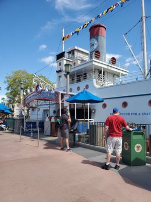 Dockside Diner by null