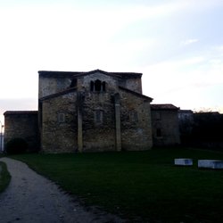 Iglesia de San Julián de los Prados