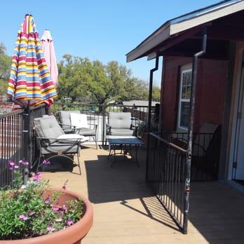 Blanco County Inn - Flat on 9th's patio - Hotels Near Me - Blanco, Texas Blanco County Inn - Flat on 9th's patio - Hotels Near Me - Blanco, Texas