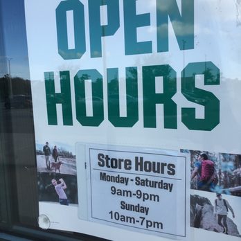 DICK'S Sporting Goods - Hours - Sports Wear Near Me - Orlando, Florida